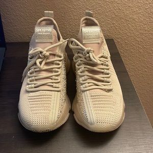 Steve Madden Maxima in the color blush